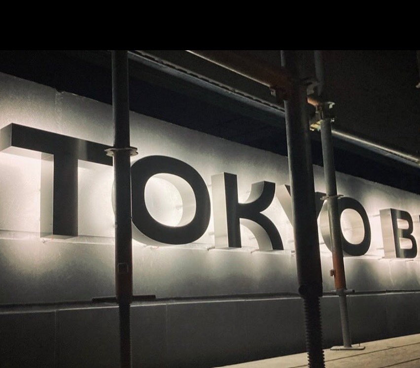 TOKYOBIRTHCLInIC看板のロゴに込められた意味