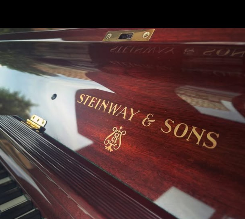 東京バースクリニックの胎教教室に使用されるピアノ🎹についてご紹介いたします🌆